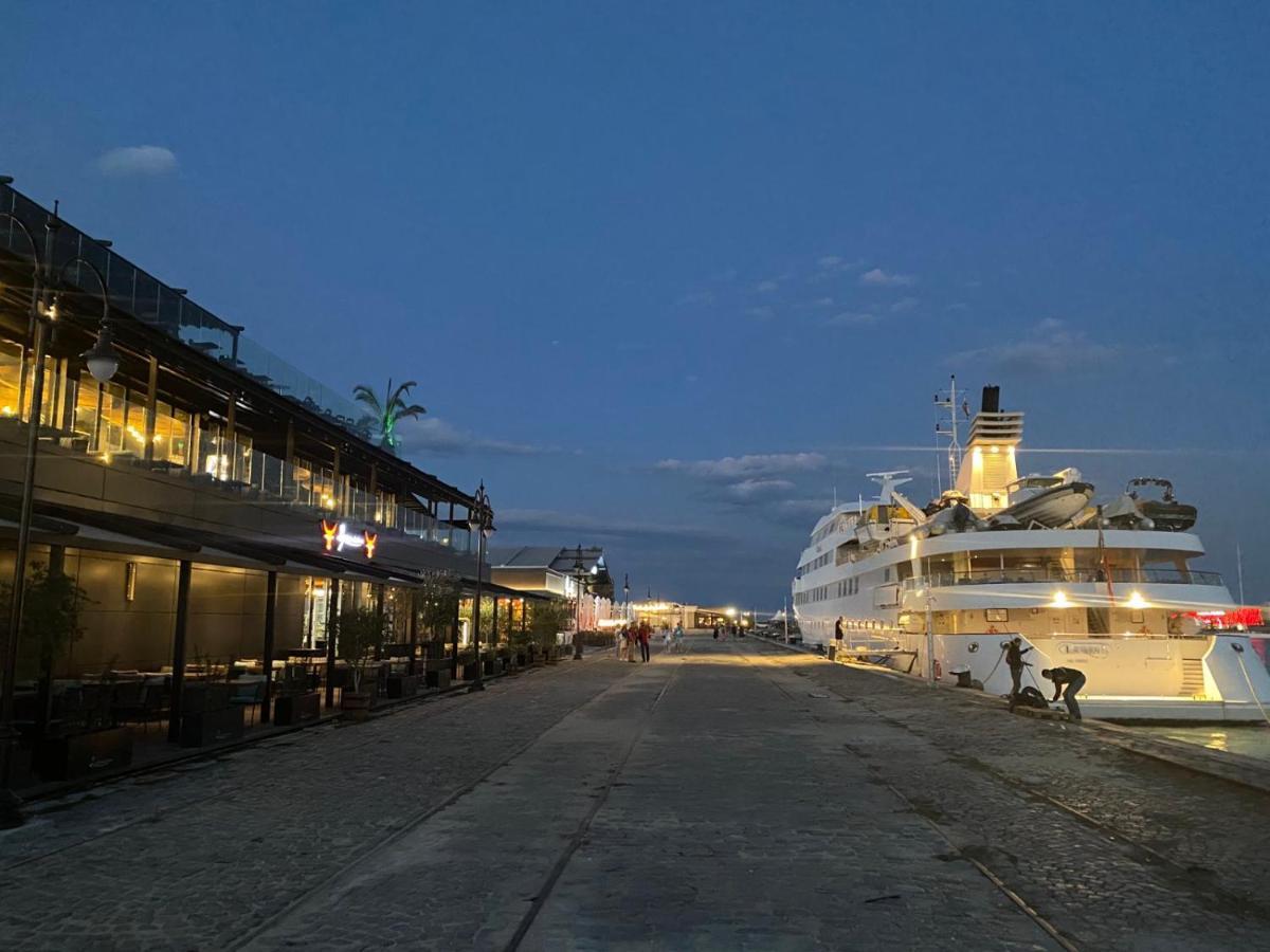 МareliS Luxe Port Apartment Варна Экстерьер фото