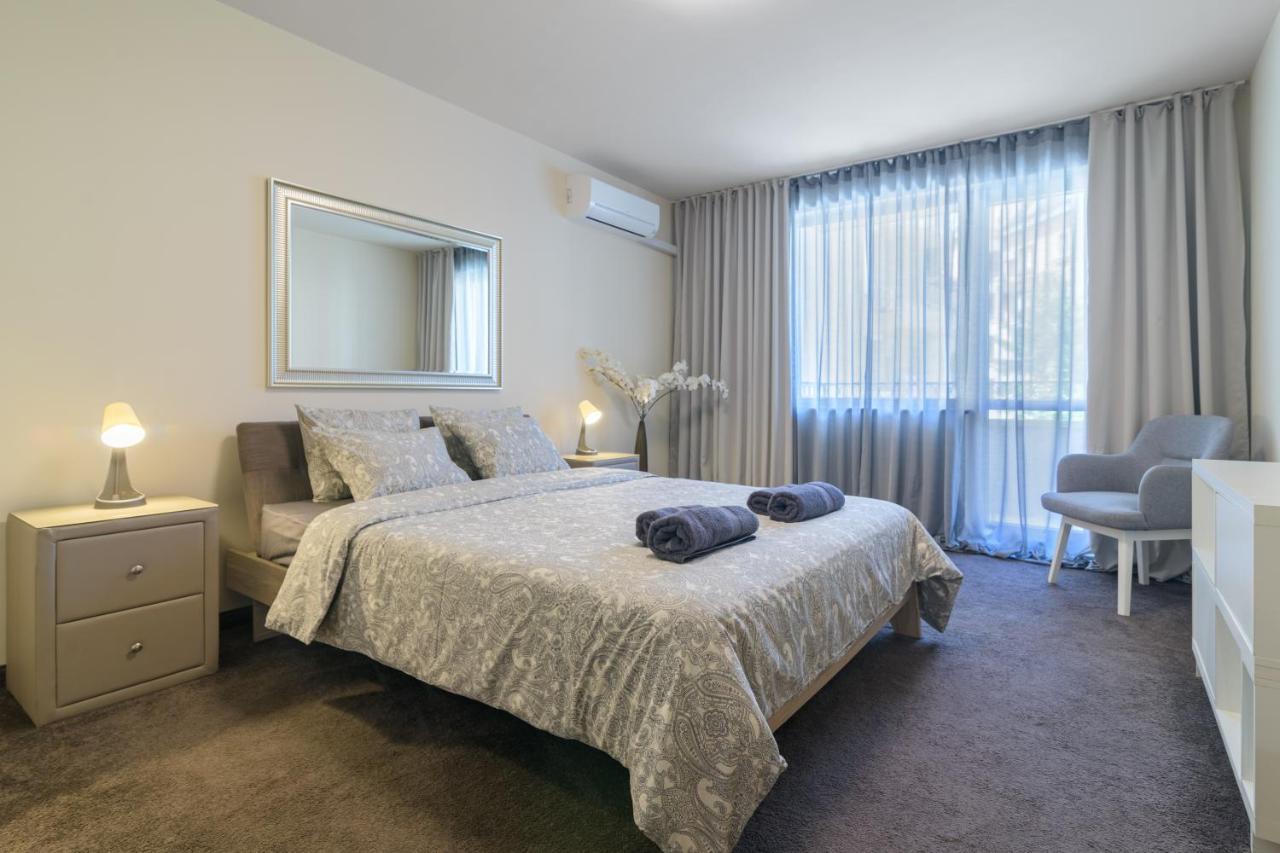 МareliS Luxe Port Apartment Варна Экстерьер фото