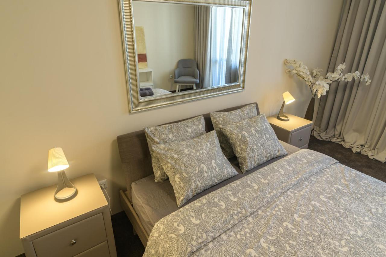 МareliS Luxe Port Apartment Варна Экстерьер фото