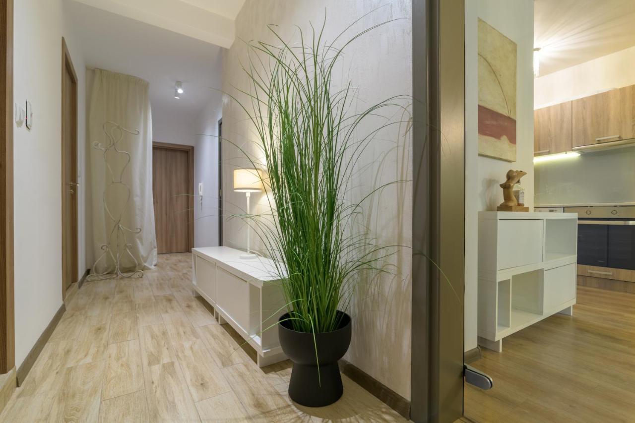 МareliS Luxe Port Apartment Варна Экстерьер фото
