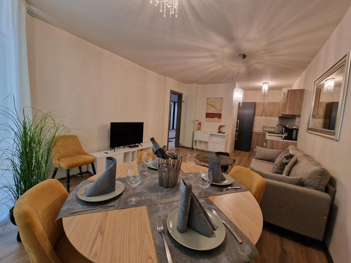 МareliS Luxe Port Apartment Варна Экстерьер фото